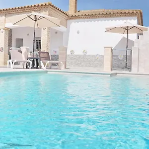 https://chalet-puente-tabla-con-piscina.es-andalucia.com