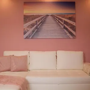 https://catalina-home.in-canary-islands.com